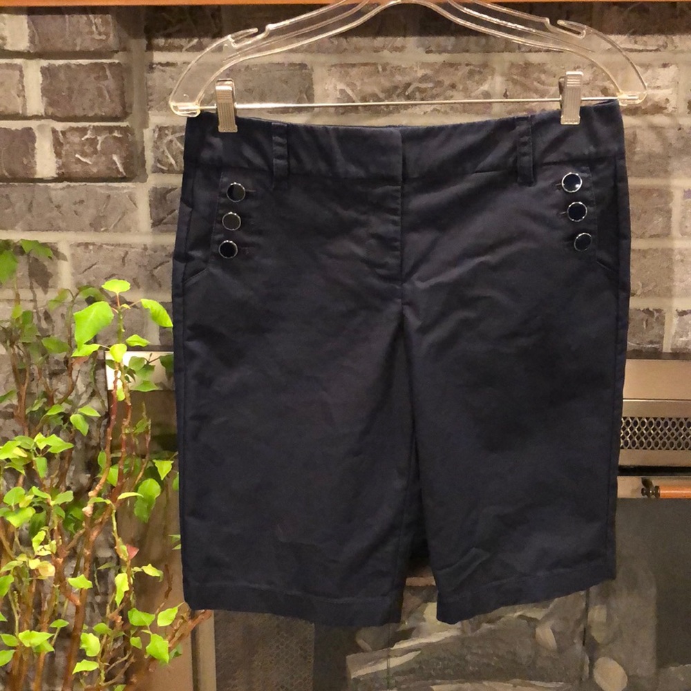 Women’s Ann Taylor navy shorts sz 4